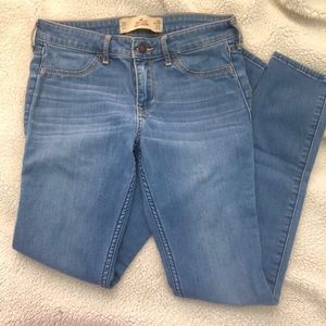 medium wash blue 26 hollister jeggings